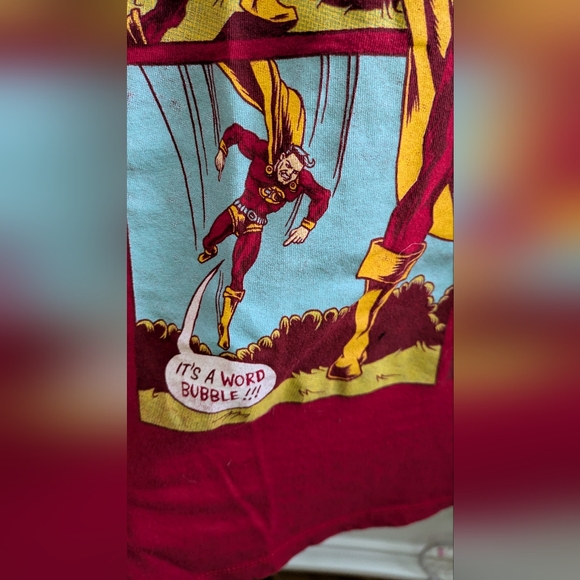 Captain Obvious T-shirt by Threadless - Medium (Juniors) - Picture 5 of 7